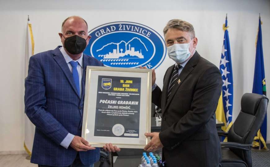 Komšić u Živinicama dobio priznanje gradonačelnika Kamenjakovića