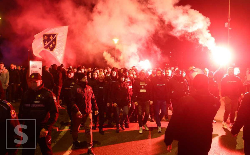 Spektakularan korteo BH Fanaticosa: Zenicom se ori pjesma "Jedna, jedina"