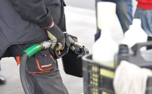 Njemački automobilski klub: "Napunite rezervoare, cijena goriva će rasti"