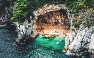 Tajna u stijeni: Ovo je najtiša plaža Dubrovnika i gotovo nitko ne zna kako do nje
